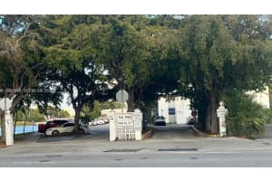 16465 NE 22nd Ave APT 405, North Miami Beach, FL 33160, - MLS#A12021570