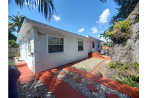 372 NE 162nd St, Miami, FL 33162, - MLS#A12021688