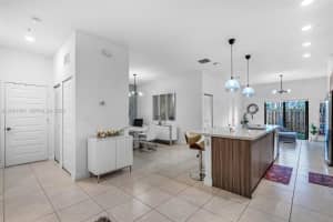 8015 NW 104th Ave Apartment 3, Doral, FL 33178, - MLS#A12021703