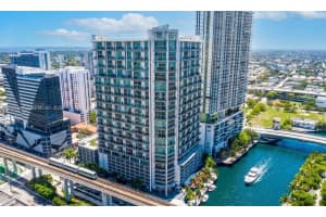 690 SW 1st Ct APT 1913, Miami, FL 33130, - MLS#A12021847