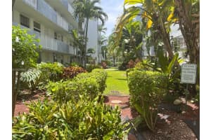 1801 S Treasure Dr APT 427, North Bay Village, FL 33141, - MLS#A12021994