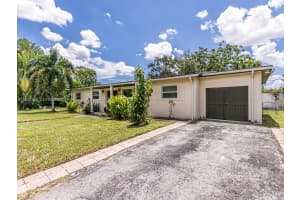 870 NE 182nd St, North Miami Beach, FL 33162, - MLS#A12022105