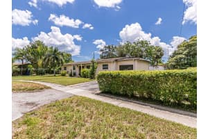 870 NE 182nd St, North Miami Beach, FL 33162, - MLS#A12022105