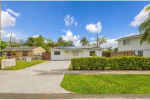 2411 Fletcher St, Hollywood, FL 33020, - MLS#A12022115