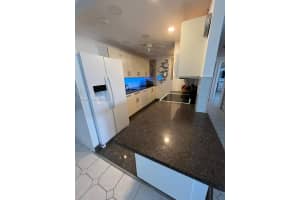 211 S Ocean Dr APT 204, Hollywood, FL 33019, - MLS#A12022160