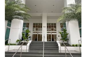 950 Brickell Bay Dr 2206, Miami