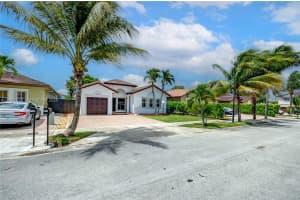 15548 SW 19th Ln, Miami, FL 33185, - MLS#A12022189