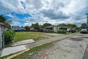 3056 Sw 13th St Miami, FL 33145 - MLS#A12022206