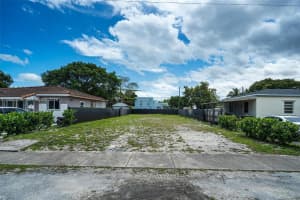 3056 Sw 13th St Miami, FL 33145 - MLS#A12022206