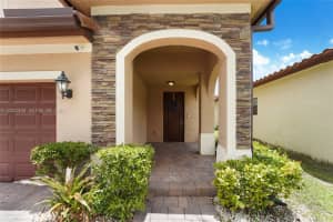 589 34th Terrace, Homestead, FL 33033 - MLS#A12022393