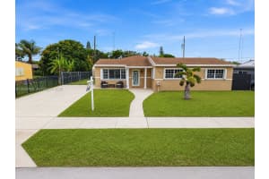 1081 NW 198th St, Miami, FL 33169, - MLS#A12022402
