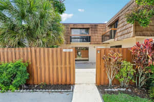 4011 Palm Bay Cir APT A, West Palm Beach, FL 33406, - MLS#A12022603