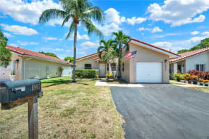 10813 SW 158th Ln, Miami, FL 33157, - MLS#A12022643