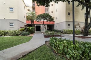 B, 8245 Lake Dr APT 405, Doral, FL 33166, - MLS#A12022719