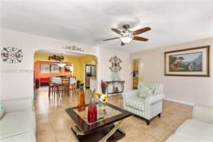 321 NW 96th Ave, Pembroke Pines, FL 33024, - MLS#A12022856