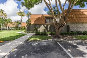 1530 W Harmony Lake Cir, Davie, FL 33324, - MLS#A12022878
