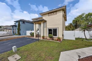 18536 NW 56th Pl, Miami Gardens, FL 33055, - MLS#A12022943