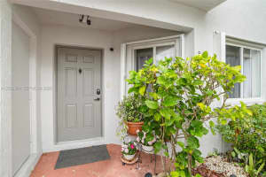 881 NW 208th Dr, Pembroke Pines, FL 33029, - MLS#A12022984