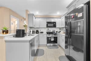 881 NW 208th Dr, Pembroke Pines, FL 33029, - MLS#A12022984
