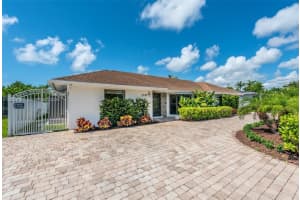 2330 Ne 195th St, Miami