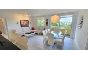 2775 Ne 187th St 314, Aventura