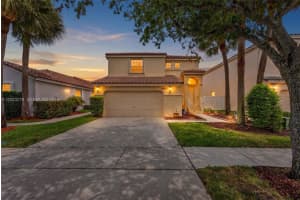 15657 Nw 12th Mnr, Pembroke Pines
