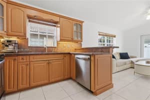 17655 SW 6th St, Pembroke Pines, FL 33029, - MLS#A12023660