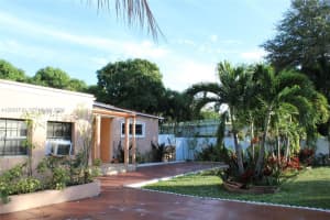 13875 NE 16th Ct, North Miami, FL 33181, - MLS#A12023716