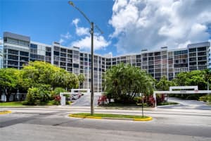 600 Parkview Dr APT 505, Hallandale Beach, FL 33009, - MLS#A12023772
