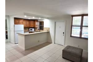 2400 NE 10th St APT 104, Pompano Beach, FL 33062, - MLS#A12023777