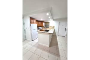 2400 NE 10th St APT 104, Pompano Beach, FL 33062, - MLS#A12023777