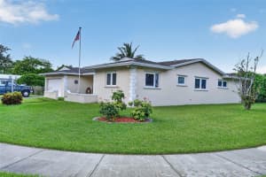 18543 SW 91st Ave, Cutler Bay, FL 33157, - MLS#A12023853