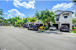 5820 NW 104th Ct, Doral, FL 33178, - MLS#A12023866