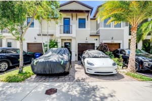 5820 NW 104th Ct, Doral, FL 33178, - MLS#A12023866