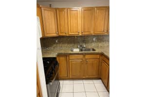 1300 W 47th Pl APT 118, Hialeah, FL 33012, - MLS#A12024058