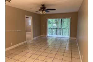 Building 15, 8020 Fairview Dr APT 301, Tamarac, FL 33321, - MLS#A12024100