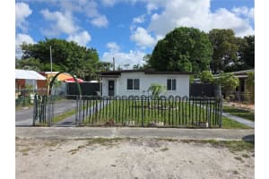 651 E 48th St, Hialeah