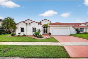 317 SW 185th Terrace, Pembroke Pines, FL 33029, - MLS#A12024222