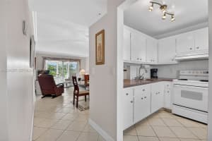 2800 NW 47th Terrace APT 303B, Lauderdale Lakes, FL 33313, - MLS#A12024257