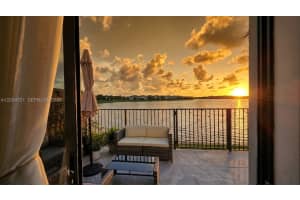 16017 Nw 91st Ct, Miami Lakes