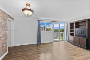 16518 NE 26th Ave APT 405, North Miami Beach, FL 33160, - MLS#A12024531