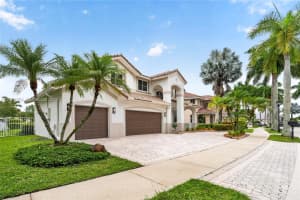 2432 Deer Creek Rd, Weston, FL 33327, - MLS#A12024804