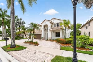 2432 Deer Creek Rd, Weston, FL 33327, - MLS#A12024804