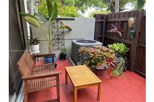 10420 Sw 154 Ct 5 Miami, FL 33196 - Off Market