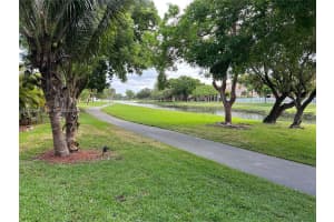 10420 Sw 154 Ct 5 Miami, FL 33196 - Off Market