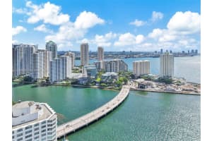 950 Brickell Bay Dr 4204, Miami