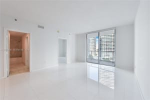 Avenue on Brickell, 1060 Brickell Ave APT 1715, Miami, FL 33131, - MLS#A12024956