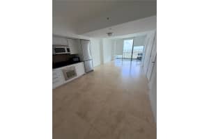 92 Sw 3rd St 3909, Miami