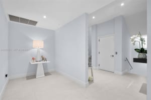 650 NE 32nd St, Miami, FL 33137, - MLS#A12025076