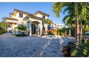 8881 Sw 28th St, Miami